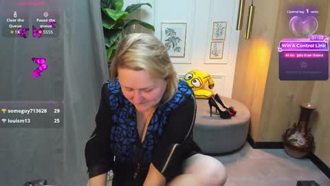 Snapshot of scarlettsoft chatting on 04/04/26, 05:38 Scarlett online show from 04/04/26, 05:38