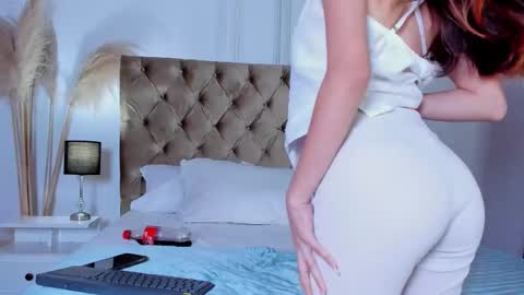 Snapshot of scarletttease_ chatting on 11/04/25, 01:54 scarlett online show from 11/04/25, 01:54