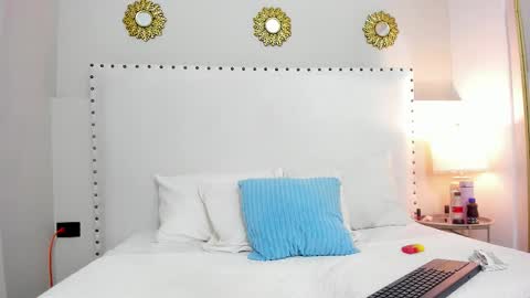 Snapshot of scarletttease_ chatting on 03/25/26, 12:27 scarlett online show from 03/25/26, 12:27