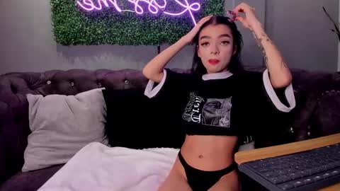 Scarlet online show from 10/27/25, 06:12