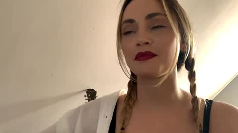 Snapshot of scarlettxblonde chatting on 04/03/26, 02:15 ScarlettxBlonde online show from 04/03/26, 02:15