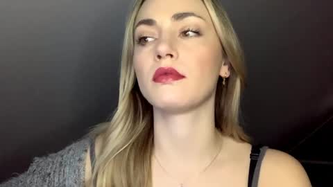 Snapshot of scarlettxblonde chatting on 05/18/26, 06:19 ScarlettxBlonde online show from 05/18/26, 06:19