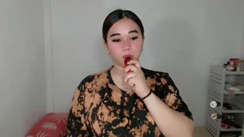 Snapshot of scarletvamp chatting on 04/23/26, 12:29 scarletvamp online show from 04/23/26, 12:29