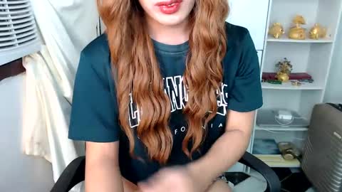 Queen Scarlet online show from 12/02/24, 01:14