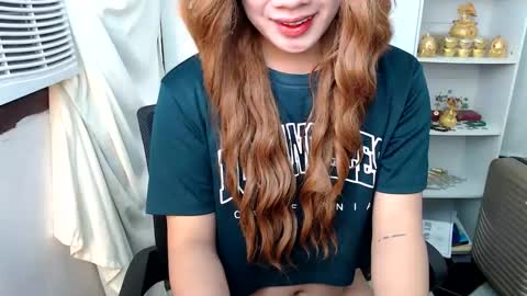 Queen Scarlet online show from 12/19/24, 03:18