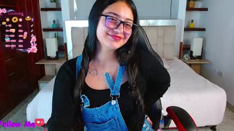 scarllet online show from 01/10/25, 12:15