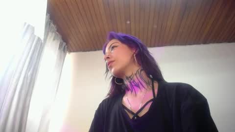Snapshot of scarllett_bdsm chatting on 04/28/26, 02:00 Scarllett online show from 04/28/26, 02:00