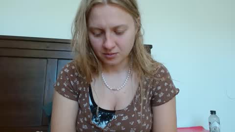 Snapshot of scartit chatting on 01/10/25, 06:17 ScarTit Bernhard online show from 01/10/25, 06:17