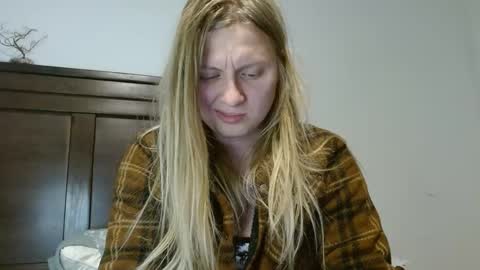 Snapshot of scartit chatting on 01/15/25, 01:23 ScarTit Bernhard online show from 01/15/25, 01:23