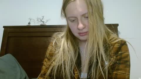 Snapshot of scartit chatting on 02/05/25, 03:45 ScarTit Bernhard online show from 02/05/25, 03:45