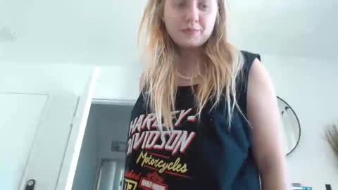 Snapshot of scartit chatting on 02/26/25, 08:54 ScarTit Bernhard online show from 02/26/25, 08:54