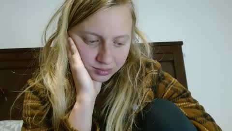 Snapshot of scartit chatting on 03/04/25, 05:42 ScarTit Bernhard online show from 03/04/25, 05:42