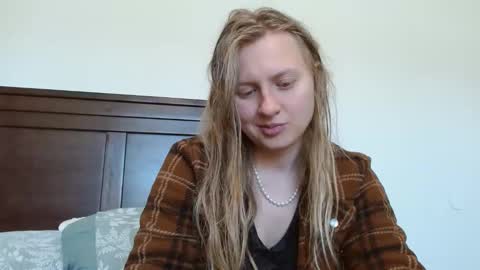 Snapshot of scartit chatting on 03/04/25, 07:54 ScarTit Bernhard online show from 03/04/25, 07:54