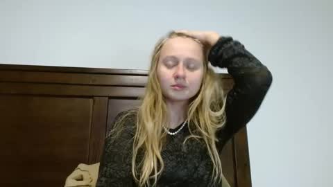 Snapshot of scartit chatting on 03/09/25, 01:56 ScarTit Bernhard online show from 03/09/25, 01:56