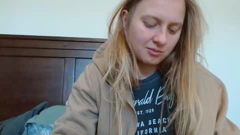 Snapshot of scartit chatting on 03/10/25, 07:18 ScarTit Bernhard online show from 03/10/25, 07:18