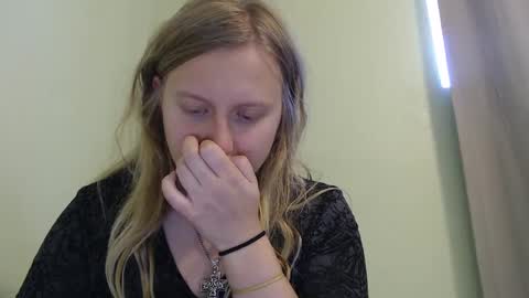 Snapshot of scartit chatting on 09/19/25, 09:04 ScarTit Bernhard online show from 09/19/25, 09:04