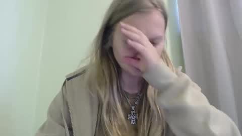 Snapshot of scartit chatting on 10/05/25, 05:33 ScarTit Bernhard online show from 10/05/25, 05:33