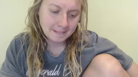 Snapshot of scartit chatting on 10/21/25, 04:13 ScarTit Bernhard online show from 10/21/25, 04:13