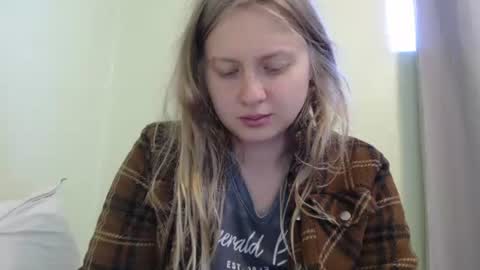 Snapshot of scartit chatting on 10/21/25, 05:35 ScarTit Bernhard online show from 10/21/25, 05:35