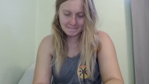 Snapshot of scartit chatting on 10/28/25, 08:33 ScarTit Bernhard online show from 10/28/25, 08:33