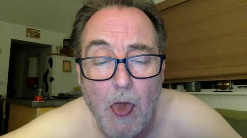 Snapshot of scbiggersballs chatting on 04/23/26, 01:29 scbiggersballs online show from 04/23/26, 01:29