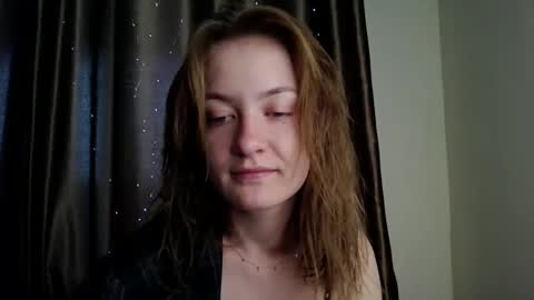 Snapshot of scented_elsa chatting on 04/22/26, 11:12 Elsa online show from 04/22/26, 11:12