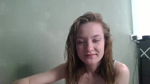 Snapshot of scented_elsa chatting on 04/29/26, 12:09 Elsa online show from 04/29/26, 12:09
