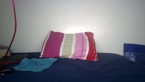 Snapshot of scentedfriction chatting on 09/14/25, 08:13 scentedfriction online show from 09/14/25, 08:13