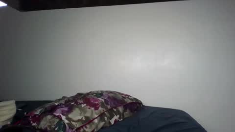 Snapshot of scentedfriction chatting on 11/02/25, 12:35 scentedfriction online show from 11/02/25, 12:35