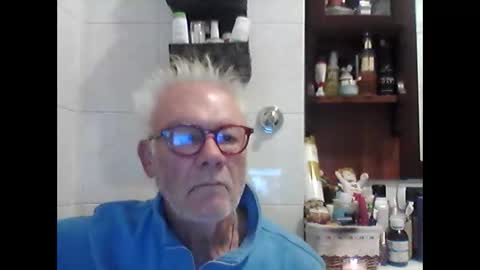 Snapshot of schizzodoro chatting on 10/04/25, 04:21 schizzodoro online show from 10/04/25, 04:21