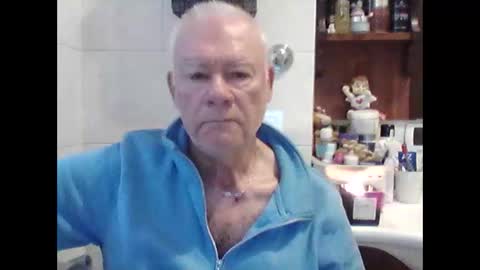 Snapshot of schizzodoro chatting on 04/27/26, 04:10 schizzodoro online show from 04/27/26, 04:10