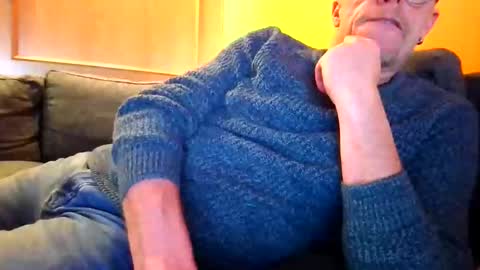 Snapshot of schmuhbaer1 chatting on 11/27/25, 10:39 schmuhbaer1 online show from 11/27/25, 10:39