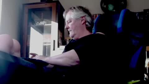 Thomas online show from 03/01/25, 03:05