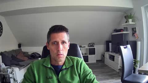 Snapshot of schnuckigeil chatting on 11/05/25, 01:44 Dildomen online show from 11/05/25, 01:44