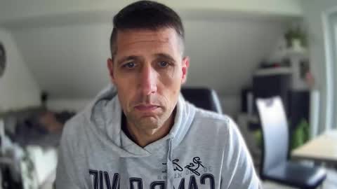 Snapshot of schnuckigeil chatting on 11/18/25, 10:20 Dildomen online show from 11/18/25, 10:20