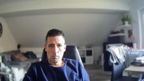 Snapshot of schnuckigeil chatting on 11/21/25, 08:24 Dildomen online show from 11/21/25, 08:24