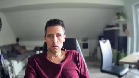 Snapshot of schnuckigeil chatting on 12/03/25, 01:09 Dildomen online show from 12/03/25, 01:09