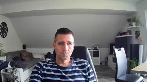 Snapshot of schnuckigeil chatting on 01/13/26, 01:16 Dildomen online show from 01/13/26, 01:16