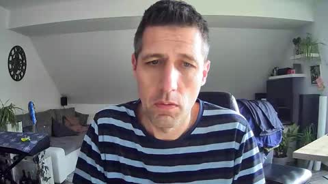 Snapshot of schnuckigeil chatting on 02/04/26, 12:33 Dildomen online show from 02/04/26, 12:33