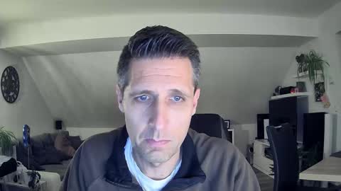 Snapshot of schnuckigeil chatting on 02/10/26, 06:23 Dildomen online show from 02/10/26, 06:23