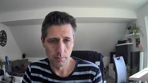 Snapshot of schnuckigeil chatting on 02/25/26, 12:15 Dildomen online show from 02/25/26, 12:15