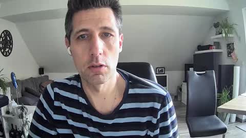 Snapshot of schnuckigeil chatting on 02/26/26, 12:48 Dildomen online show from 02/26/26, 12:48