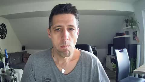 Snapshot of schnuckigeil chatting on 03/26/26, 08:31 Dildomen online show from 03/26/26, 08:31