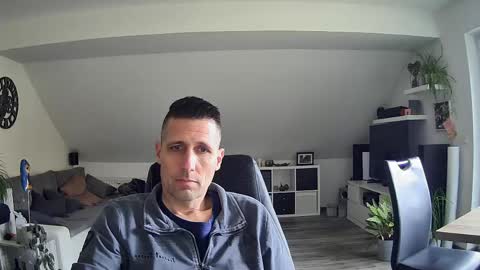 Snapshot of schnuckigeil chatting on 04/13/26, 09:48 Dildomen online show from 04/13/26, 09:48