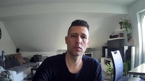 Snapshot of schnuckigeil chatting on 04/17/26, 07:00 Dildomen online show from 04/17/26, 07:00