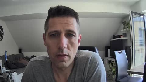 Snapshot of schnuckigeil chatting on 04/28/26, 10:42 Dildomen online show from 04/28/26, 10:42