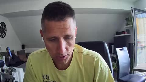 Snapshot of schnuckigeil chatting on 06/02/26, 10:39 Dildomen online show from 06/02/26, 10:39