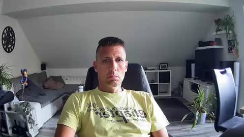 Snapshot of schnuckigeil chatting on 07/15/26, 04:56 Dildomen online show from 07/15/26, 04:56