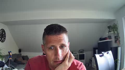 Snapshot of schnuckigeil chatting on 07/20/26, 03:36 Dildomen online show from 07/20/26, 03:36