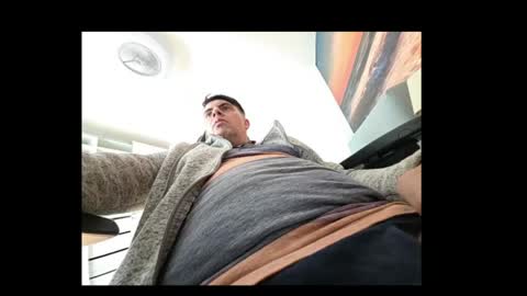 Snapshot of schosch01 chatting on 04/24/26, 12:40 schosch01 online show from 04/24/26, 12:40